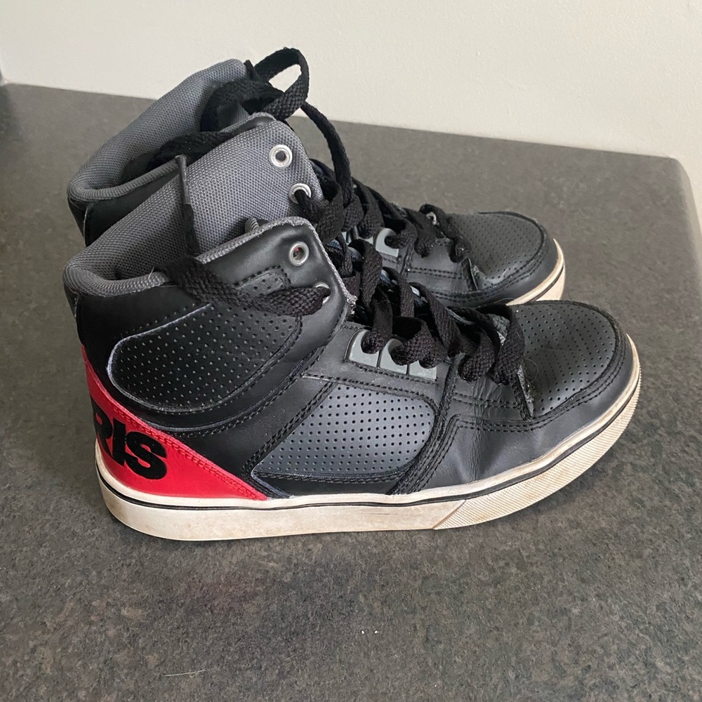 Osiris skater shoes - boys size 5